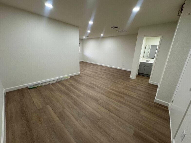 More Photos Of 451 W Bonita Ave, San Dimas Office For Lease
