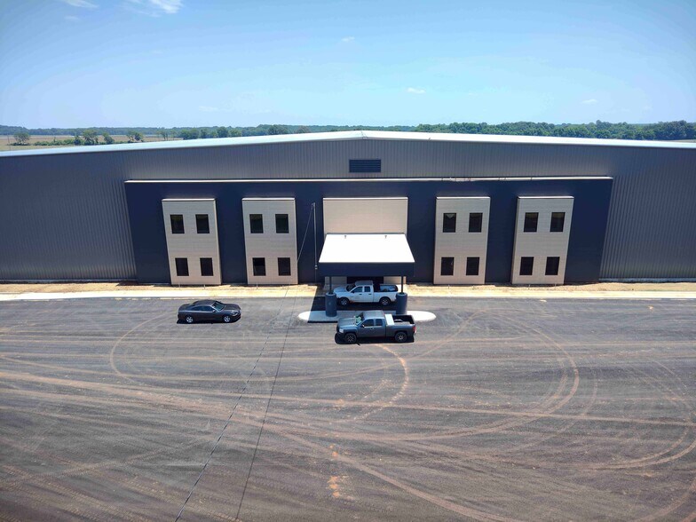 More Photos Of 290 Counts Dr, Muscle Shoals Manufacturing For Sale
