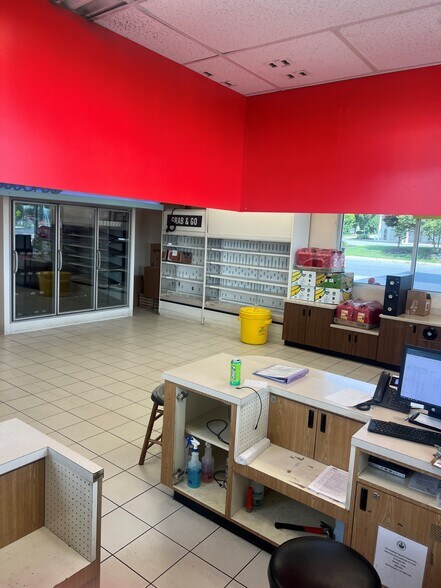 More Photos Of 300 Centerville Rd, Lancaster Carwash For Lease