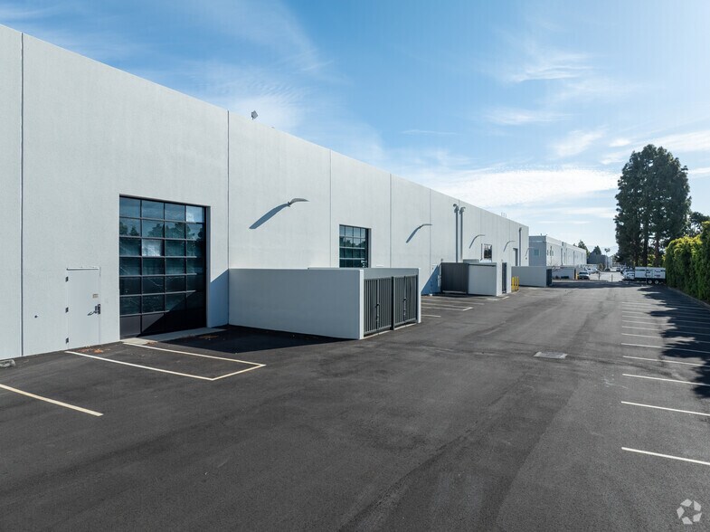 More Photos Of 1360 O'Brien Dr, Menlo Park Research And Development For Lease