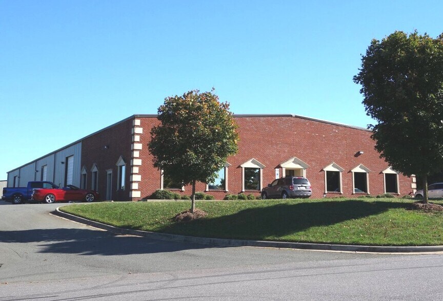 Primary Photo Of 122 Backstretch Ln, Mooresville Light Distribution For Lease