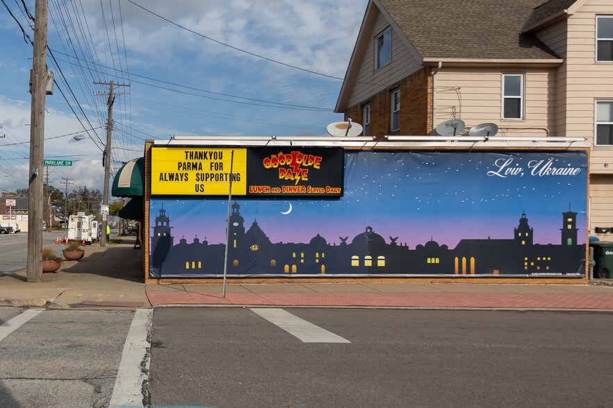 More Photos Of 6001 State Rd, Parma Restaurant For Sale