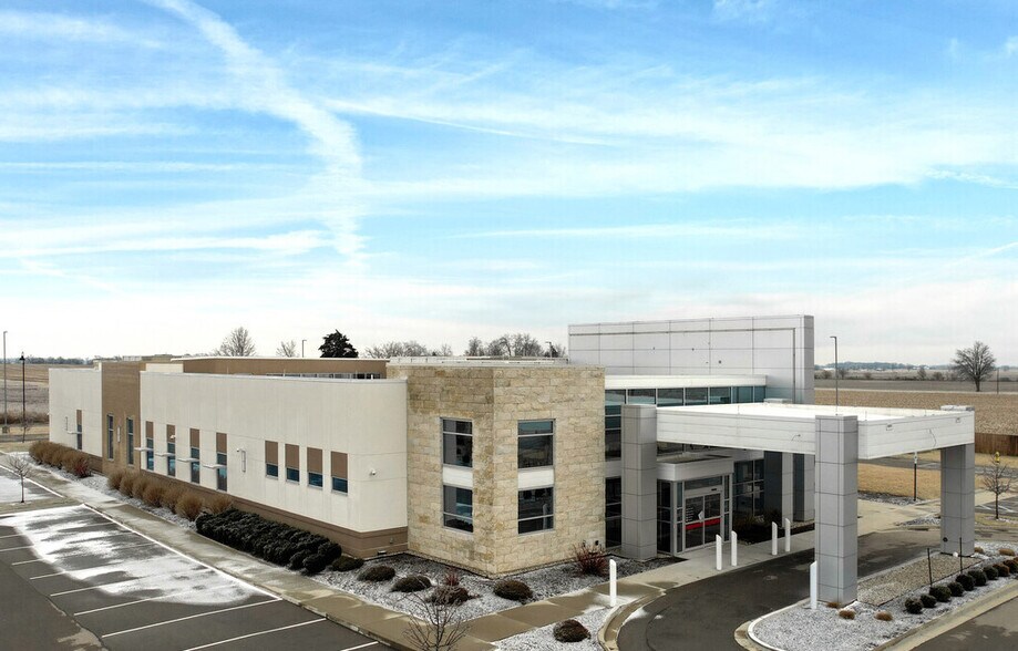 More Photos Of 6139 Promenade Shops Blvd, Noblesville Hospital For Sale