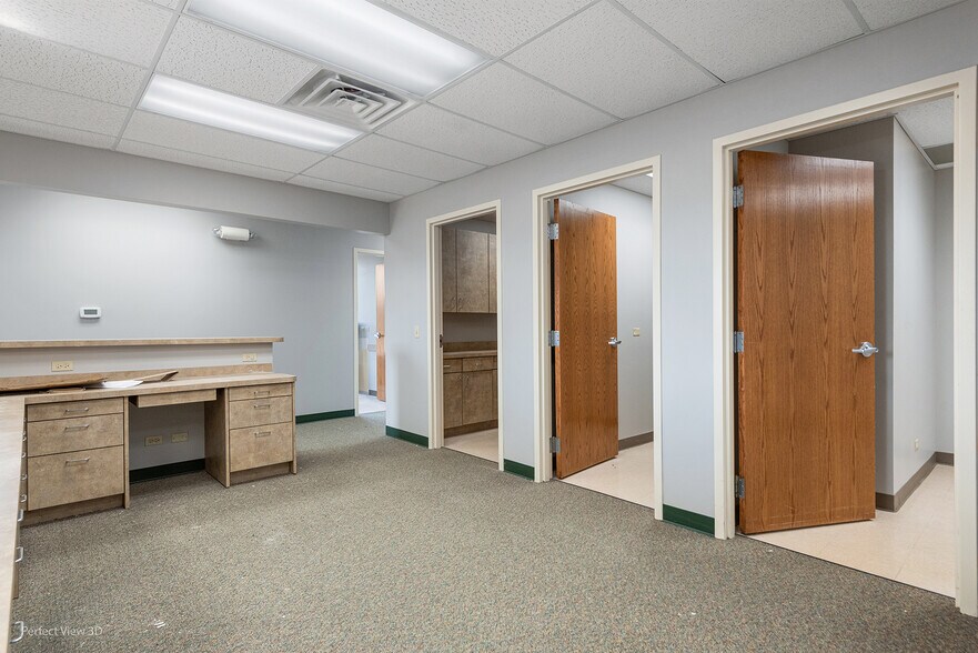 More Photos Of 507 W Kendall Dr, Yorkville Medical For Lease