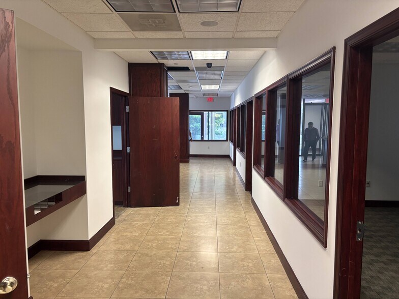More Photos Of 999 PONCE DE LEON Blvd, Coral Gables Medical For Lease