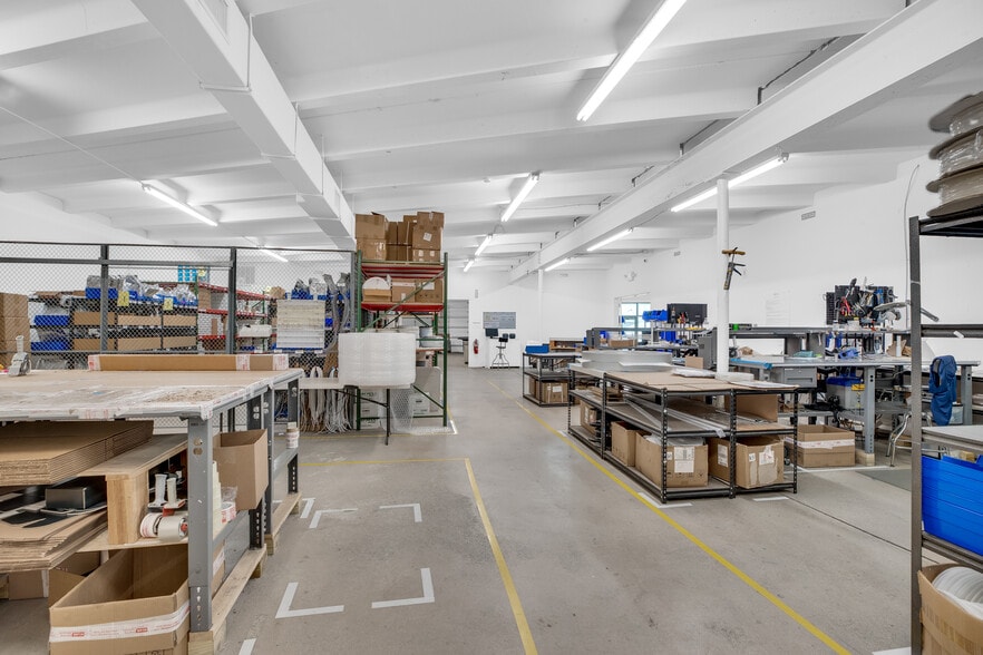 More Photos Of 673 US Highway 1, Vero Beach Showroom For Sale