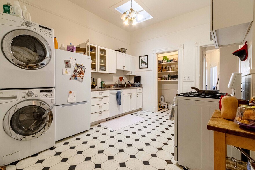 More Photos Of 3927-3929 Sacramento St, San Francisco Storefront Retail Residential For Sale