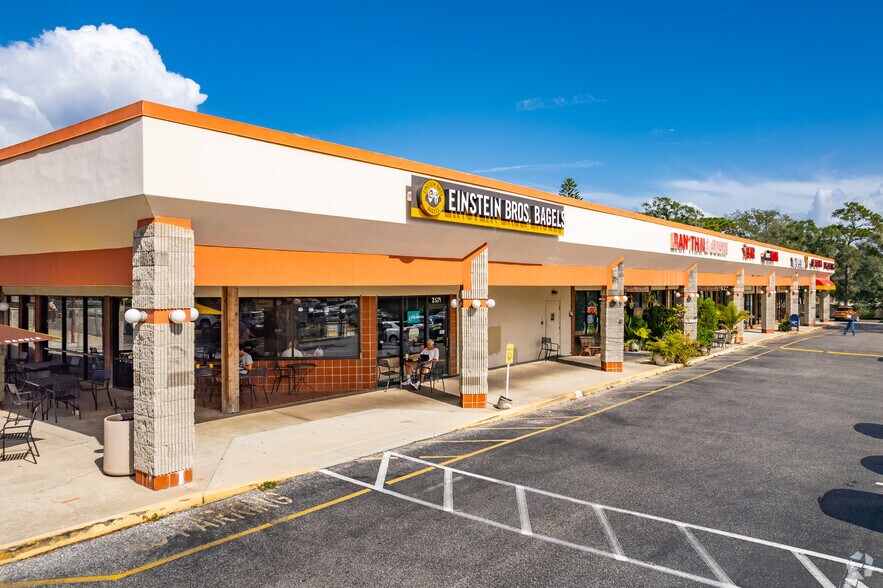 More Photos Of 2519 N McMullen Booth Rd, Clearwater Freestanding For Lease