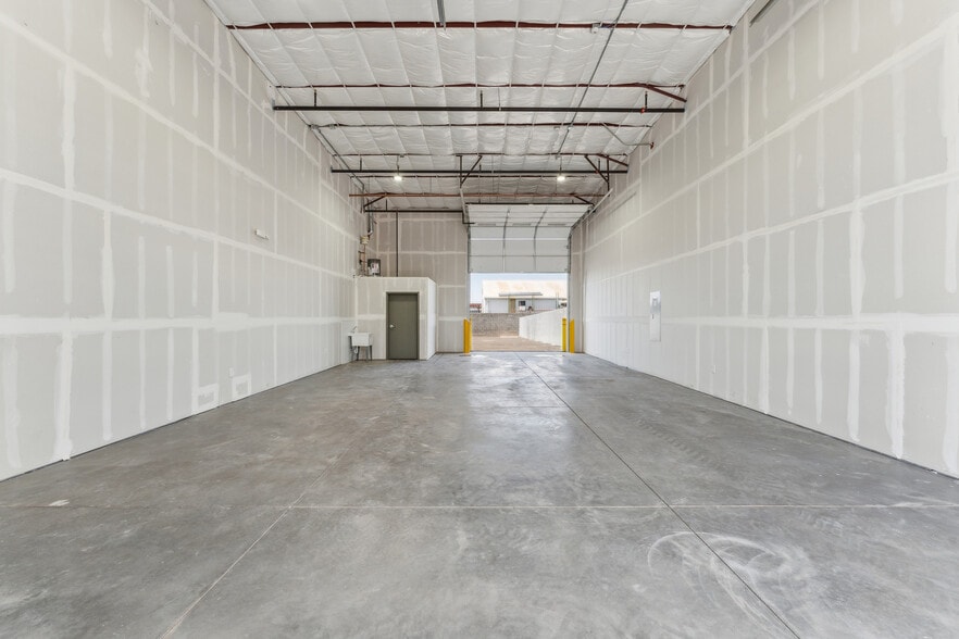 Primary Photo Of 18704 Marketplace dr, Queen Creek Industrial For Lease