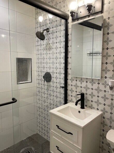 More Photos Of 183 N Waverly St, Orange Apartments For Sale