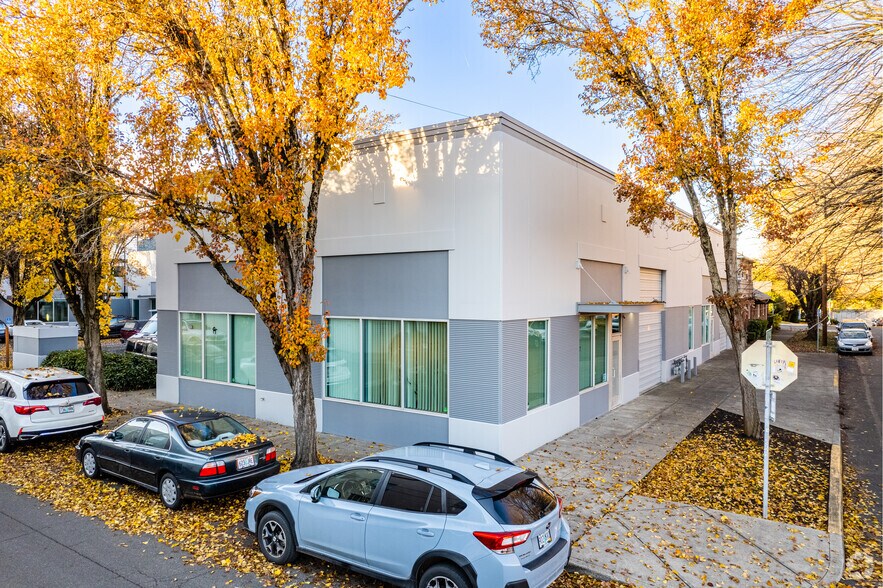 Primary Photo Of 2211-2233 NE Oregon St, Portland Flex For Lease