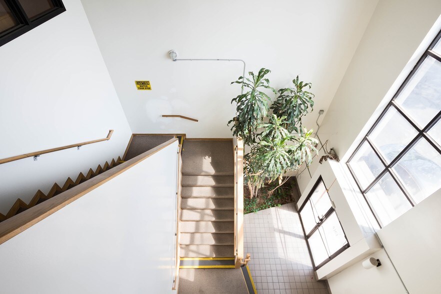 More Photos Of 124-132 Maryland St, El Segundo Unknown For Lease