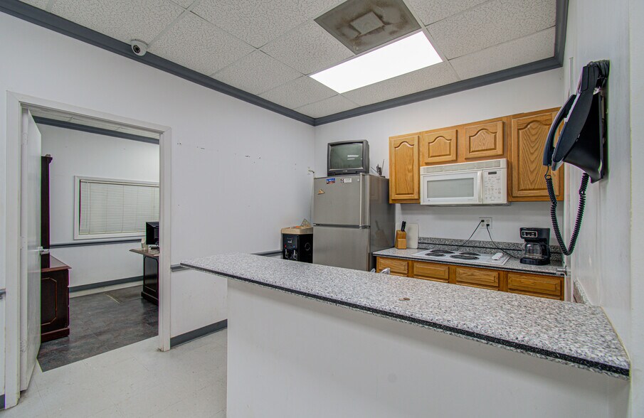 More Photos Of 7571 Morley St, Houston Warehouse For Sale