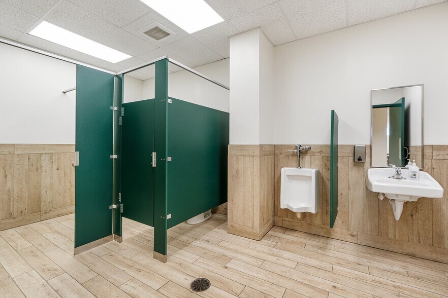 More Photos Of 111 N Broadway, Wind Gap Freestanding For Sale