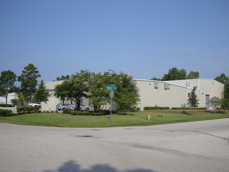 More Photos Of 11328 Business Park Blvd, Jacksonville Warehouse For Sale