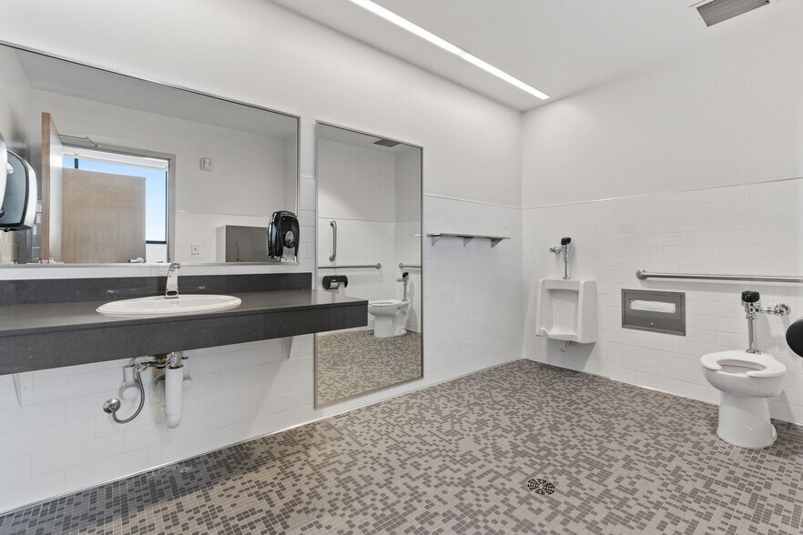 More Photos Of 1403-1405 W 2200 S, Salt Lake City Office For Lease