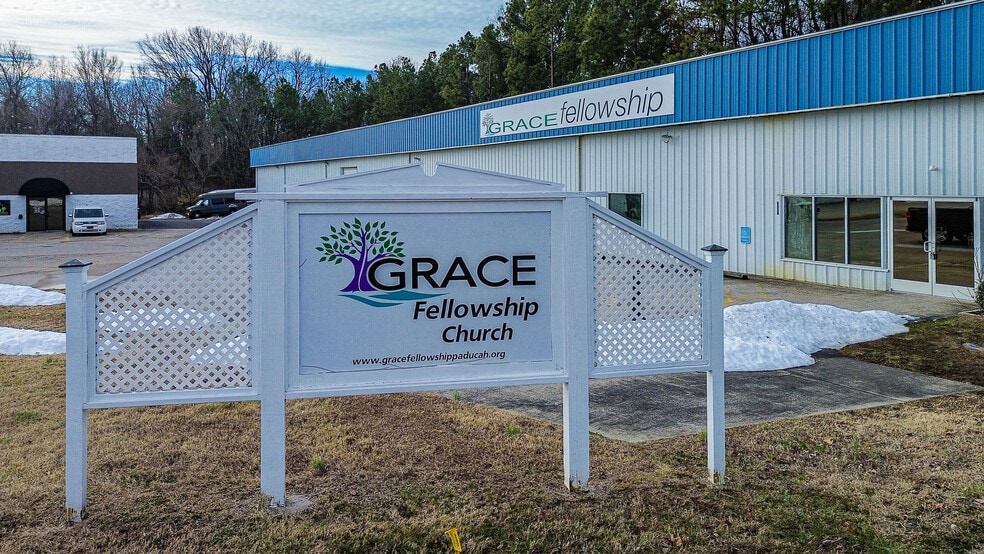 More Photos Of 3530 Park Plaza Rd, Paducah Flex For Lease
