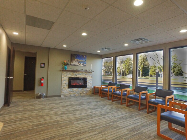 More Photos Of 1350 E Lake Lansing Rd, East Lansing Medical For Sale
