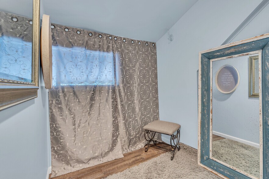 More Photos Of 141 Chambers Bridge Rd, Brick Storefront Retail Office For Sale