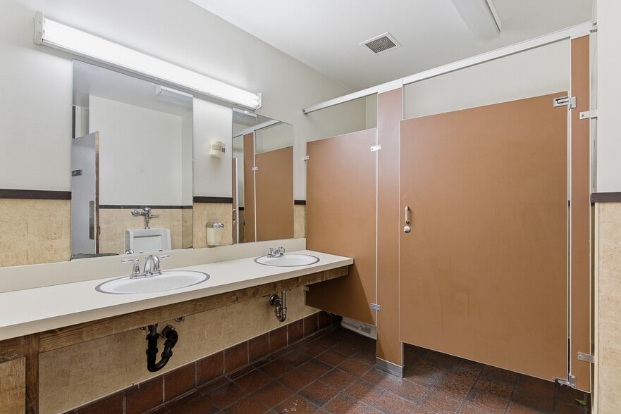 More Photos Of 2943-2947 Foothill Blvd, La Crescenta Medical For Lease