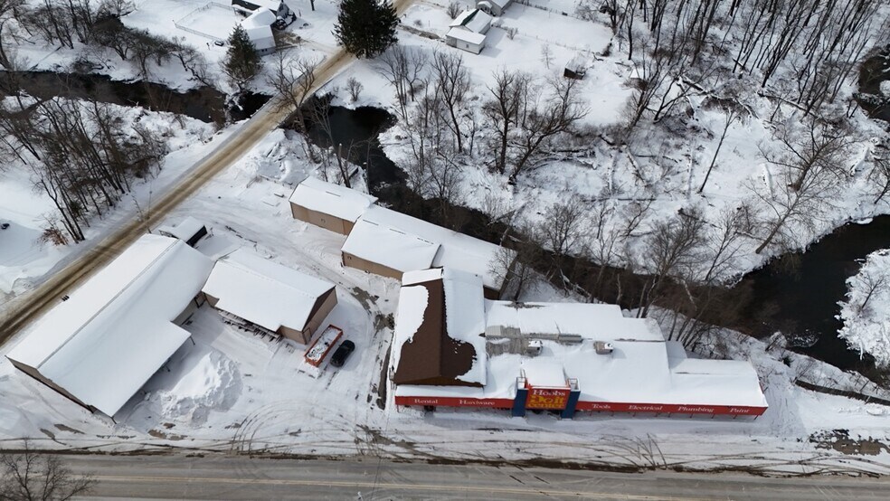 More Photos Of 13080 Cambridge Springs Rd, Edinboro Freestanding For Sale