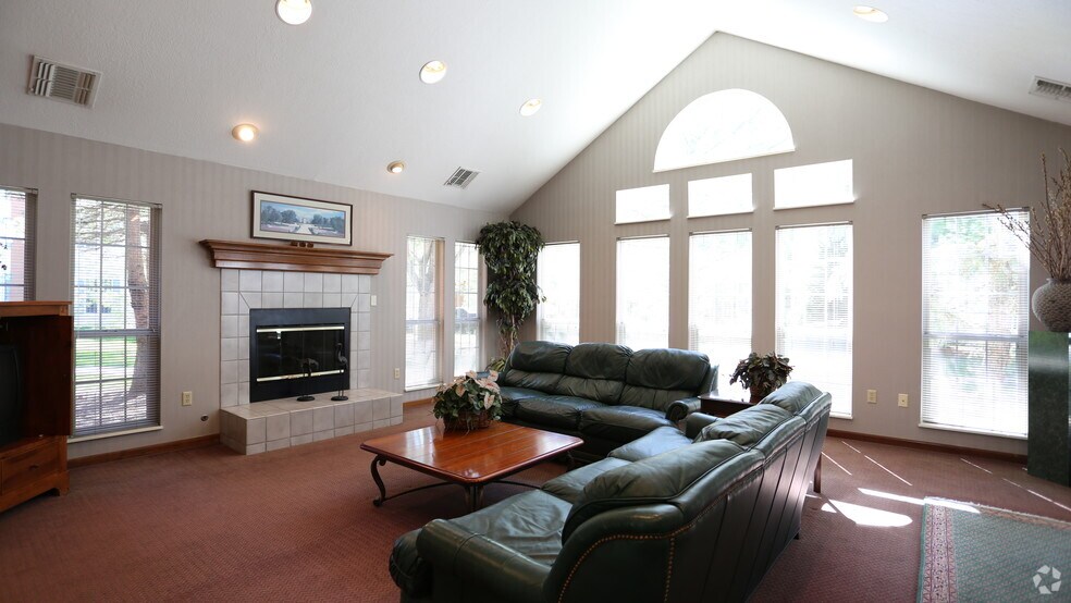 More Photos Of 210 Retreat Ln, Westerville Apartments For Sale