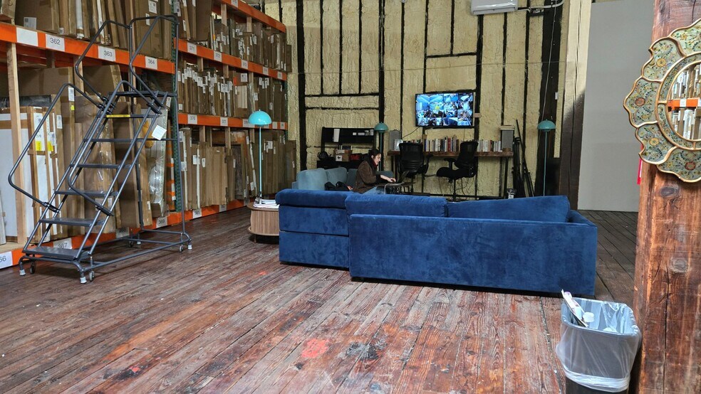 More Photos Of 242 Richardson St, Brooklyn Warehouse For Lease