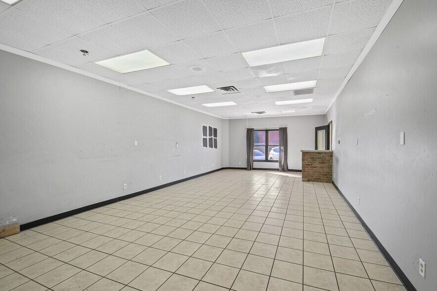 More Photos Of 321 Main Ave, De Pere Storefront Retail Office For Sale