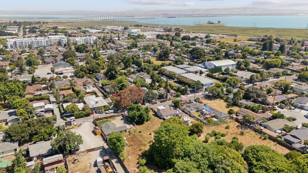 More Photos Of 990 Garden St, East Palo Alto Land For Sale