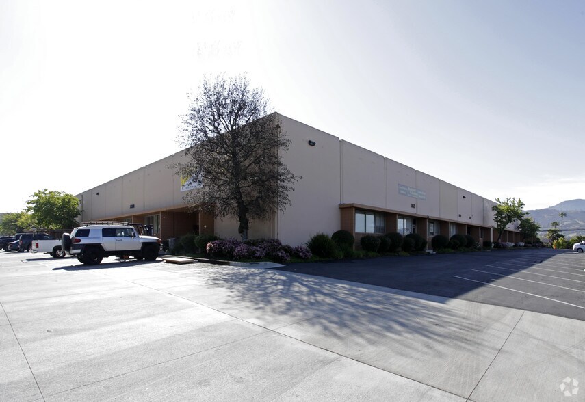 More Photos Of 812-852 Mitchell Rd, Newbury Park Warehouse For Lease