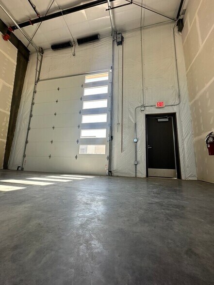 More Photos Of 13853 E Briarwood Ave, Centennial Light Distribution For Sale