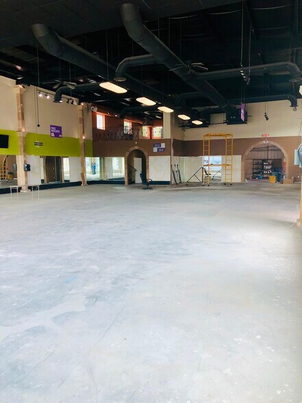 More Photos Of 2905 W Kennedy Blvd, Tampa Freestanding For Sale