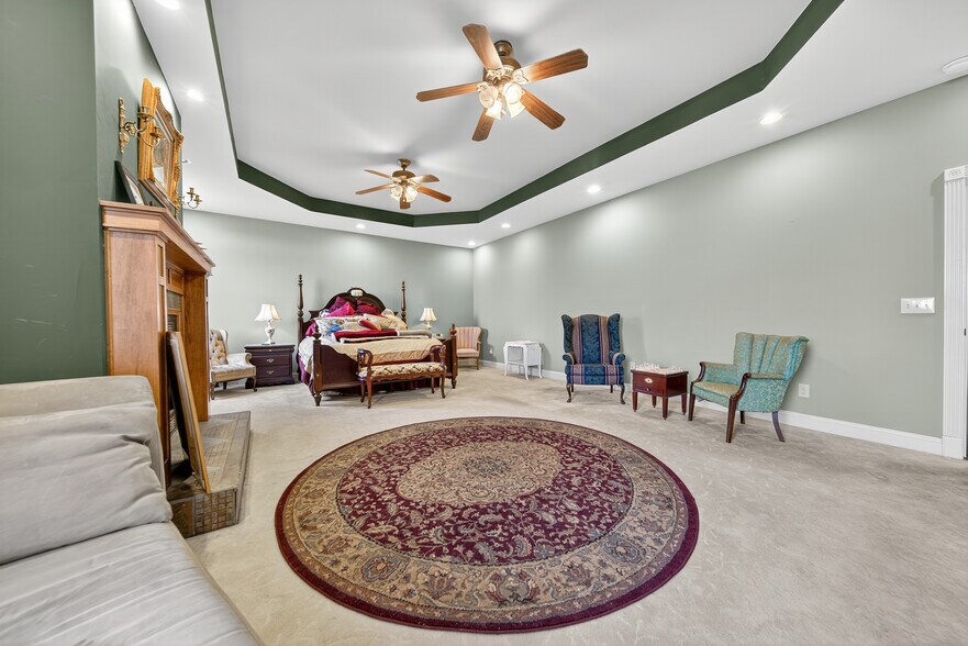 More Photos Of 109 7th Ave E, Springfield Flex For Sale