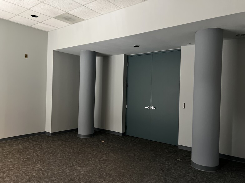 More Photos Of 11350 Technology Cir, Duluth Light Manufacturing For Sale
