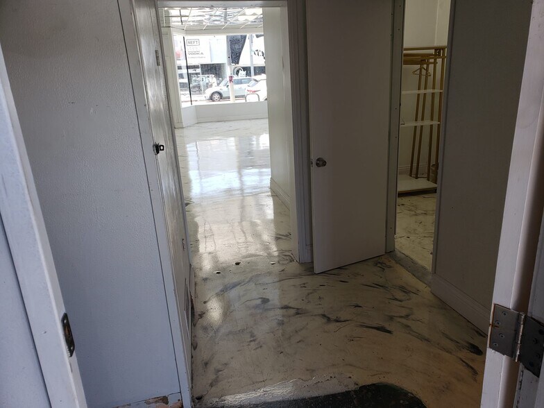 More Photos Of 438 N Fairfax Ave, Los Angeles Storefront For Lease