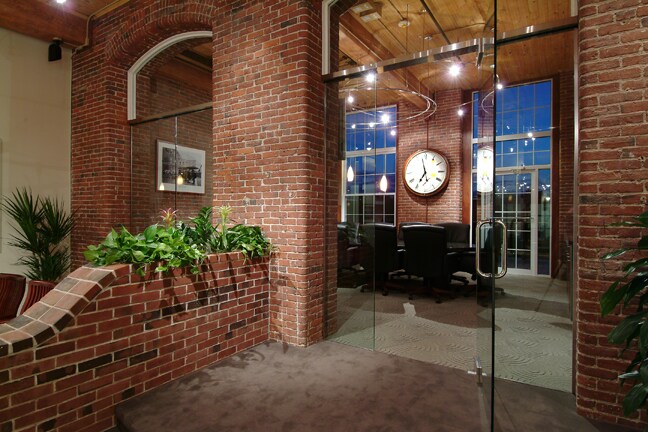 More Photos Of 670 N Commercial St, Manchester Apartments For Lease