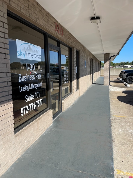 More Photos Of 3201 Interstate 30, Mesquite Flex For Lease