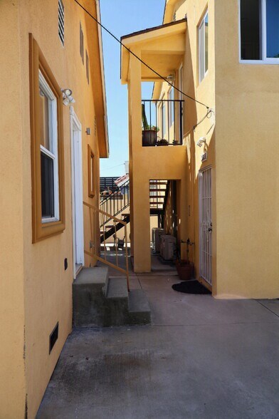 More Photos Of 3803 Seneca Ave, Los Angeles Apartments For Sale