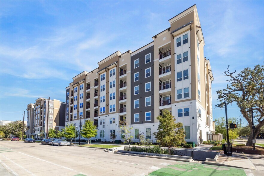 More Photos Of 2515 Caroline St, Houston Apartments For Lease