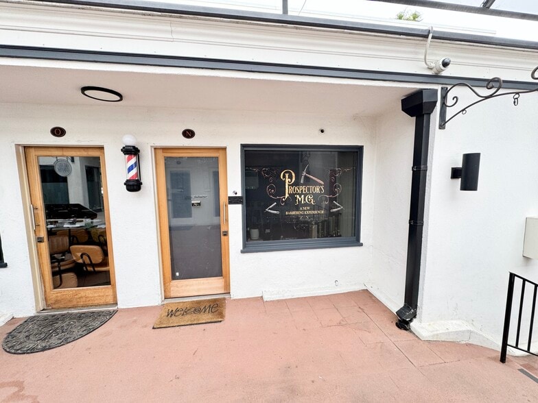 More Photos Of 1237 Prospect St, La Jolla Storefront For Lease