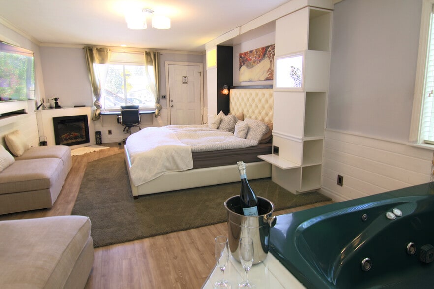 More Photos Of 41095 W Big Bear Blvd, Big Bear Lake Hotel For Sale