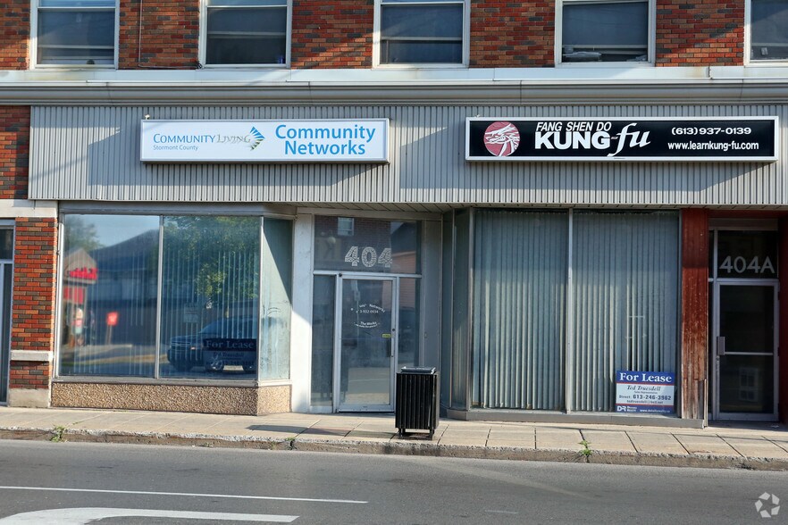More Photos Of 400-404 Montreal Rd, Cornwall Storefront Retail Residential For Lease