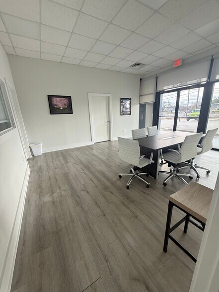 More Photos Of 200 Maxham Rd, Austell Storefront For Lease