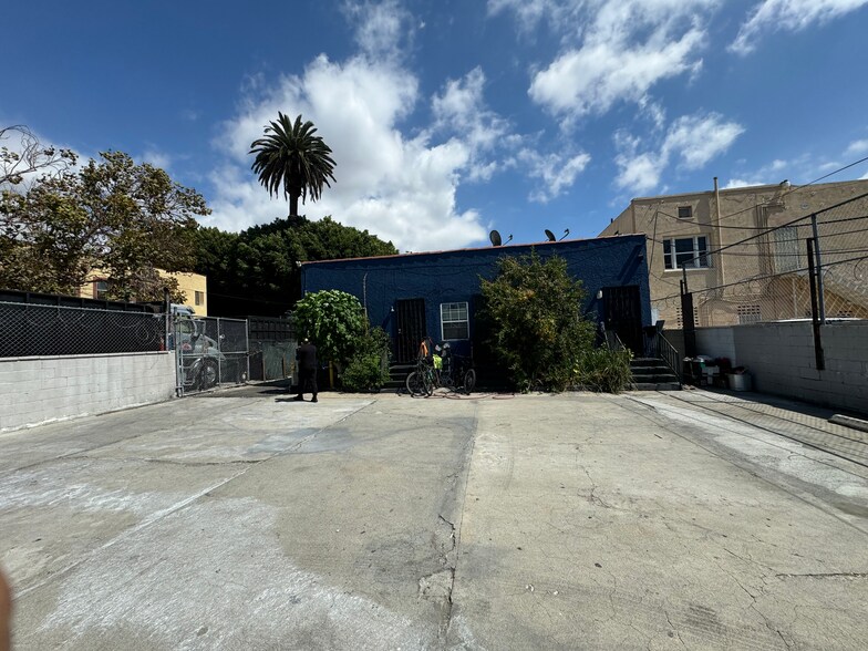 More Photos Of 4071 S Main St, Los Angeles Storefront Retail Residential For Sale