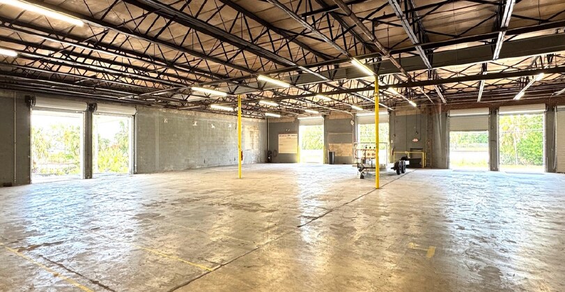 More Photos Of 4700 Walgreen Rd, Jacksonville Warehouse For Lease