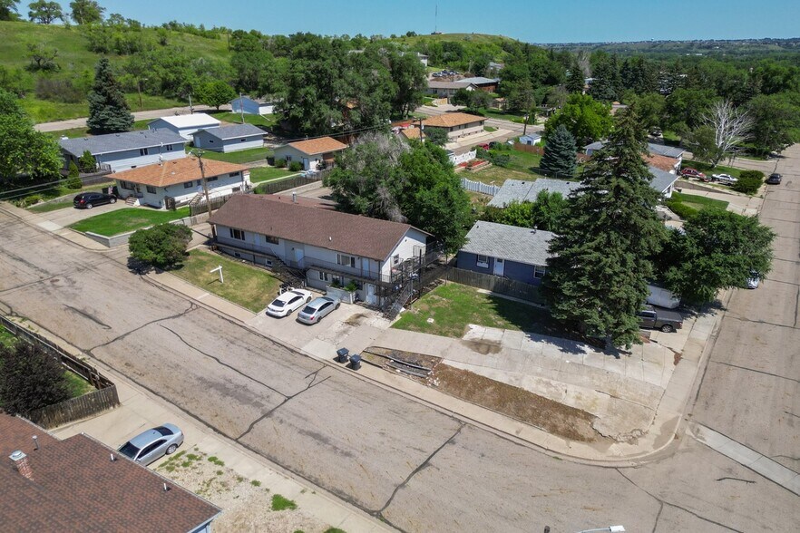 More Photos Of 304 10th Ave NW, Mandan Multifamily For Sale