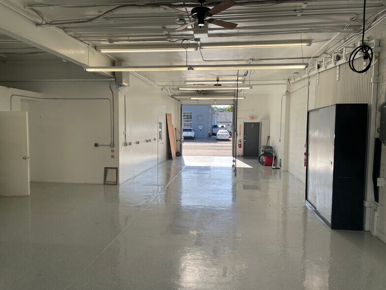 More Photos Of 465 W Main St, Wyckoff Warehouse For Lease