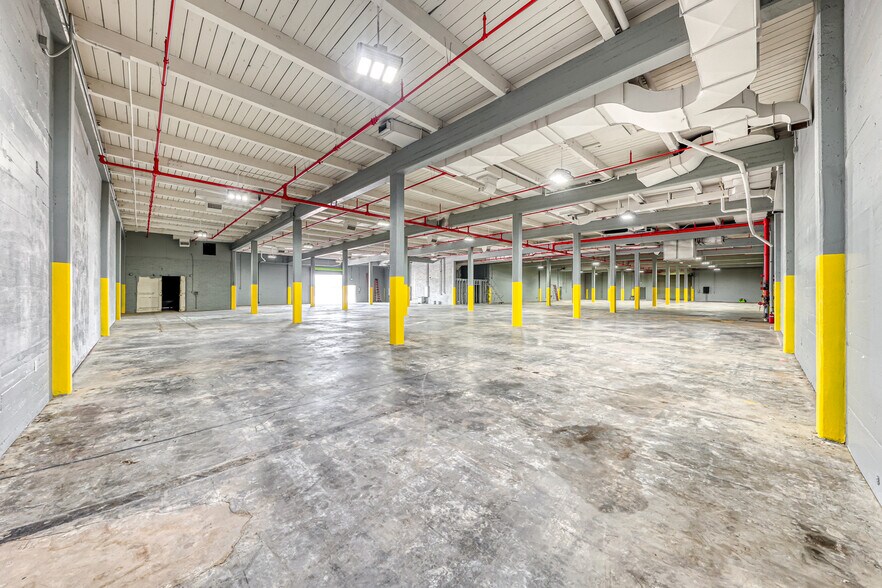 More Photos Of 190 S Fourth St, Henderson Manufacturing For Lease