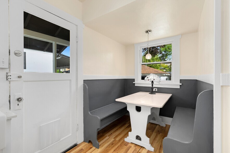 More Photos Of 410 N 46th St, Seattle Apartments For Sale