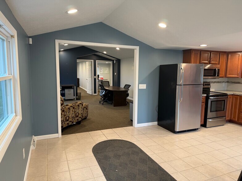 More Photos Of 4334 Abrigador Trl NE, Comstock Park Office For Lease